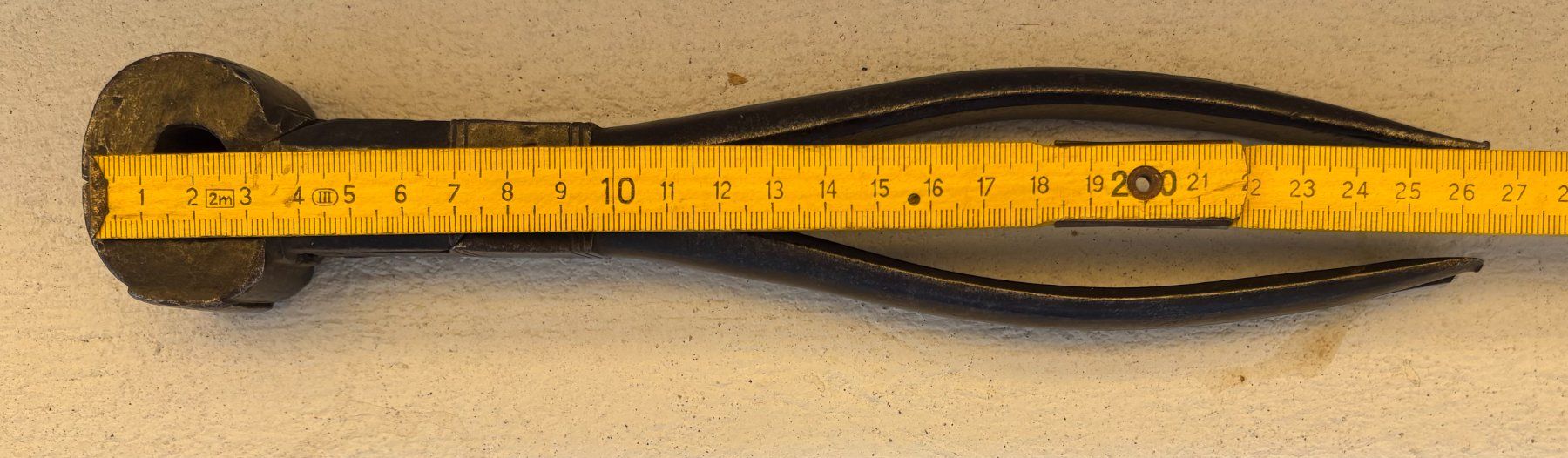 Tutti gli attrezzi: ANTIKE EISEN ZANGE 26CM LANG MIT PUNZEN – Usato da Ostermundigen venduto da wini63 5
