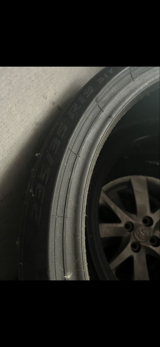 Pneus & Kompletträder: 235/35/19 Pirelli mit Montage 330.- – Gebraucht aus Möriken AG von duv_c6rr 1