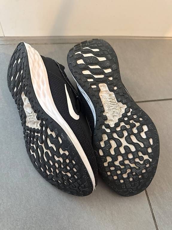 Scarpe da uomo: Nike Sneaker Gr. 42 – Usato da Stetten AG venduto da mik_2mq8 2