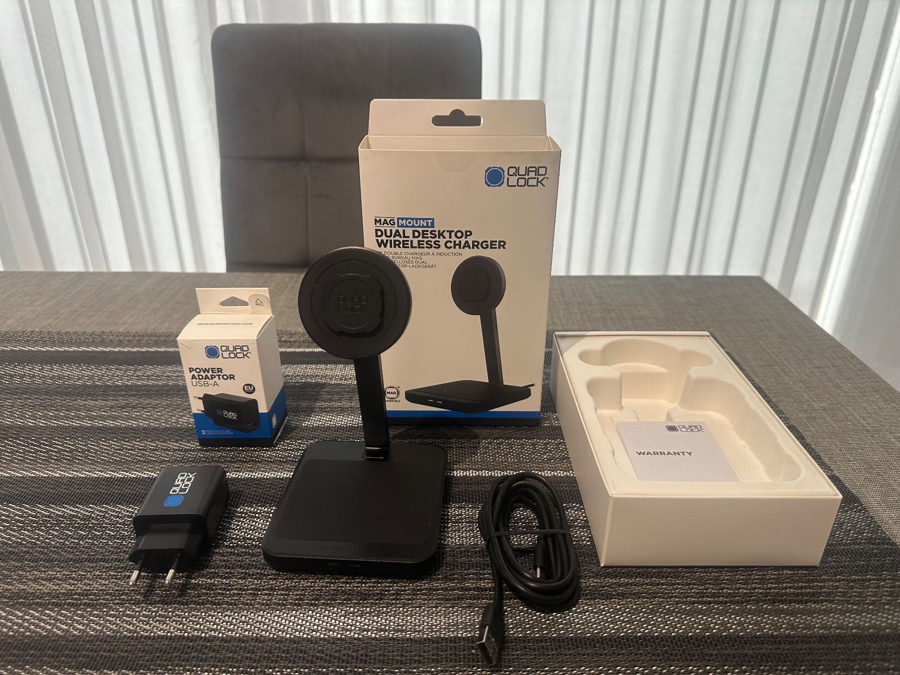Quad Lock Ladegeräte: Quad Lock Dual Desktop Charger inkl. Power Adaptor – Gebraucht aus Gossau (ZH) von DSCapeta 1