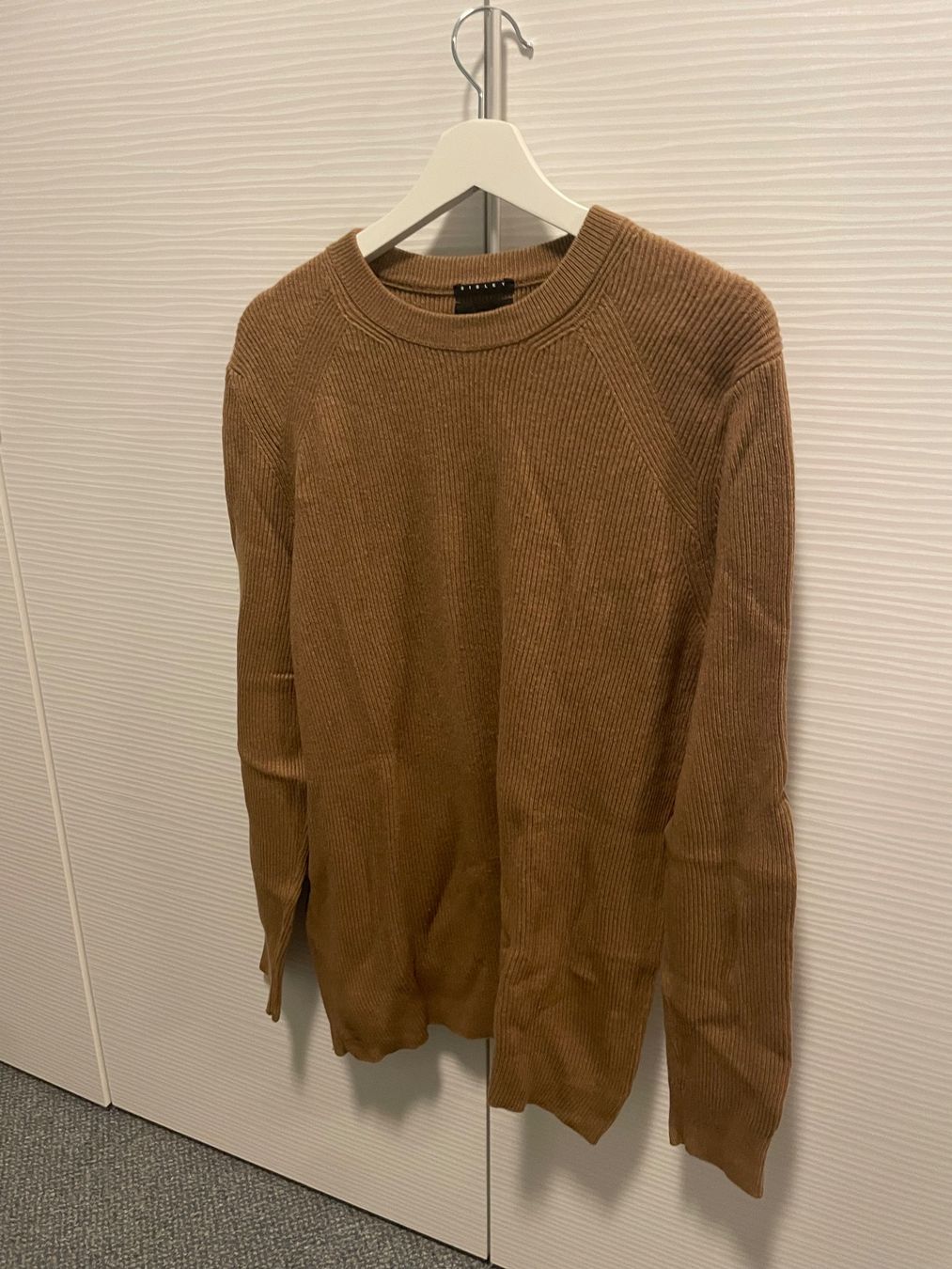 Pullover & Sweatshirts: GERIPPTER PULLOVER – Gebraucht aus Ormalingen von ced.fiech