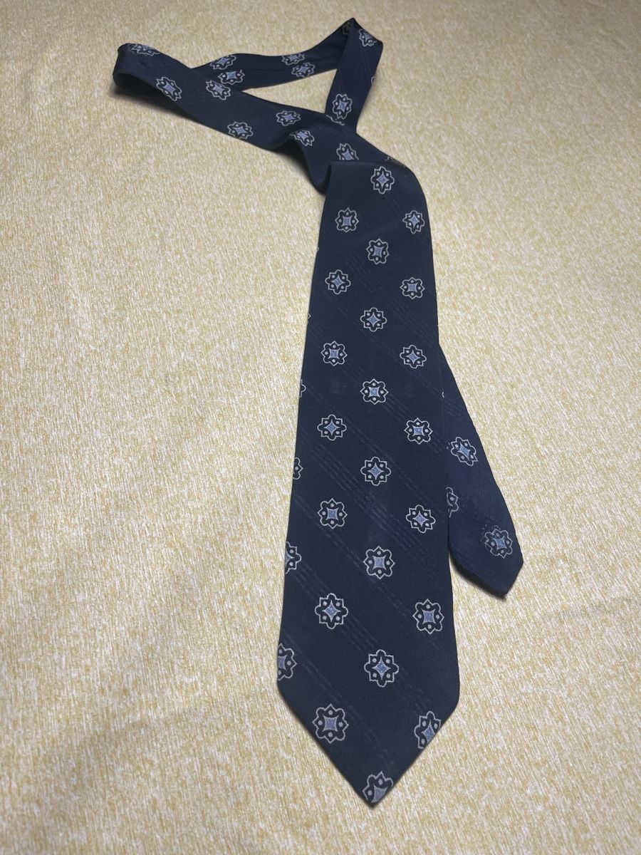 Armani Krawatten: Armani cravatta di seta-Uomo-glamour e elegante  – Neu (gemäss Beschreibung) aus Gordevio von LanaZimm 8