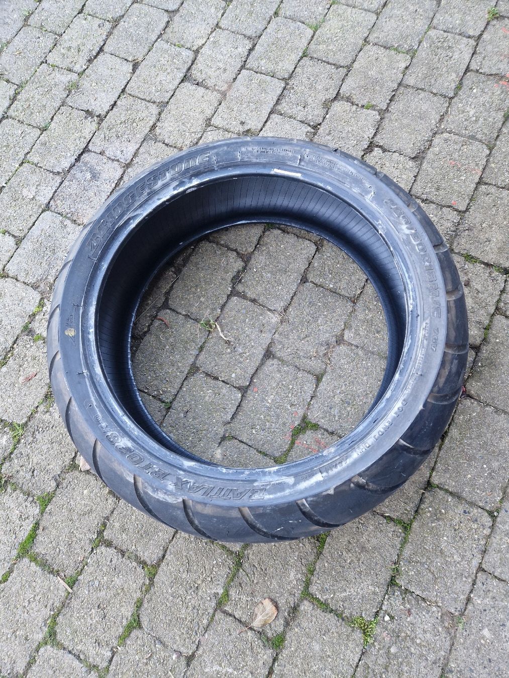 Bridgestone Pneus & Kompletträder: Brigstone 200/50r18 Neuwertig – Gebraucht aus Roggliswil von Jakobli1