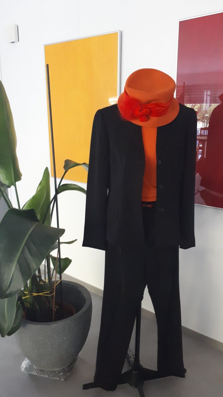 Completi & Tailleur: Hosenanzug: Marke TAIFUN COLLECTION – Nuovo (secondo la descrizione) da Mühlethal venduto da prackendorf 1