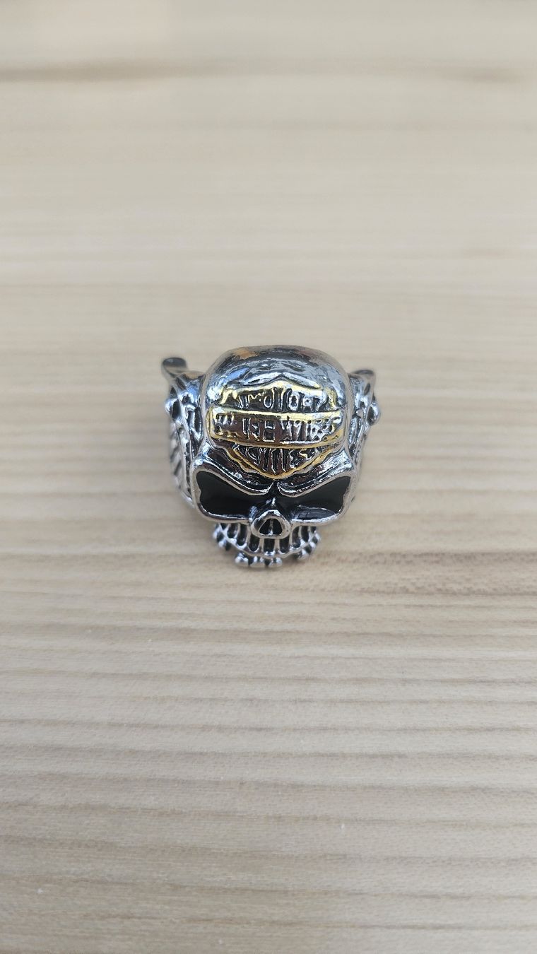 Anelli: Harley Davidson Fingerring Schädel Top Zustand – Usato da Zürich venduto da ZH-Vintage