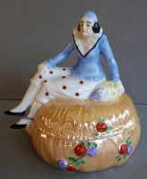 Hübsche Puderdose Pierrette, Sitzendorf, aus den1930erJahren