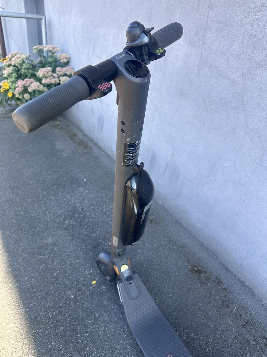 Segway Kickboard: Ninebot E45D Scooter – Usato da Aarau venduto da bikestones