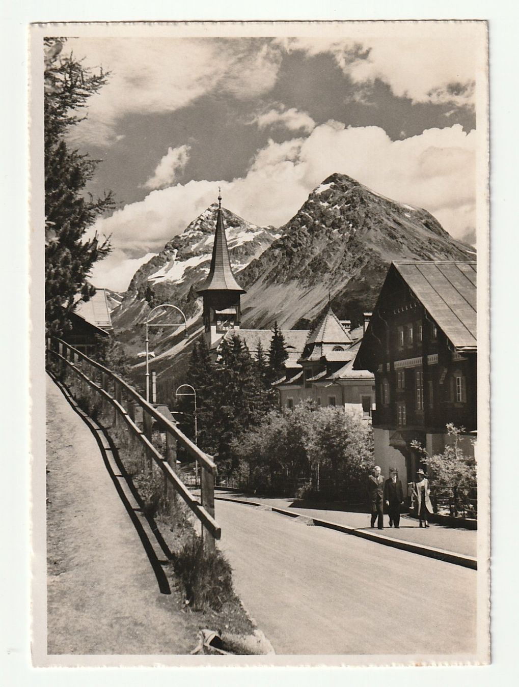 Cartes postales: Ansichtskarte 1949 Arosa, Blick Dorfkirche mit Bergen – D'occasion à St. Gallen par Ricardo_Deals