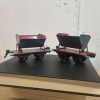 Konvolut: 2 antike Spielzeug-Eisenbahnwagen,Märklin Spur 0