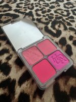 Huda Beauty Blush Palette