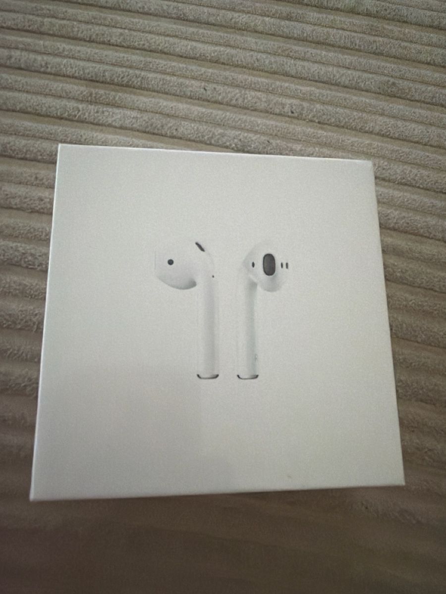 Apple Casques audio: Apple AirPods mit Ladecase neuwertig – Neuf (Voir description) à Lyss par jan_fd29