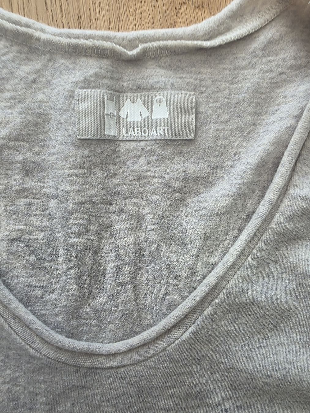 Maglioni & Felpe: Labo.art  Pullover V-Ausschnitt Grau Grösse M/S  Wolle  – Usato da Ibach venduto da ole_6whn 3