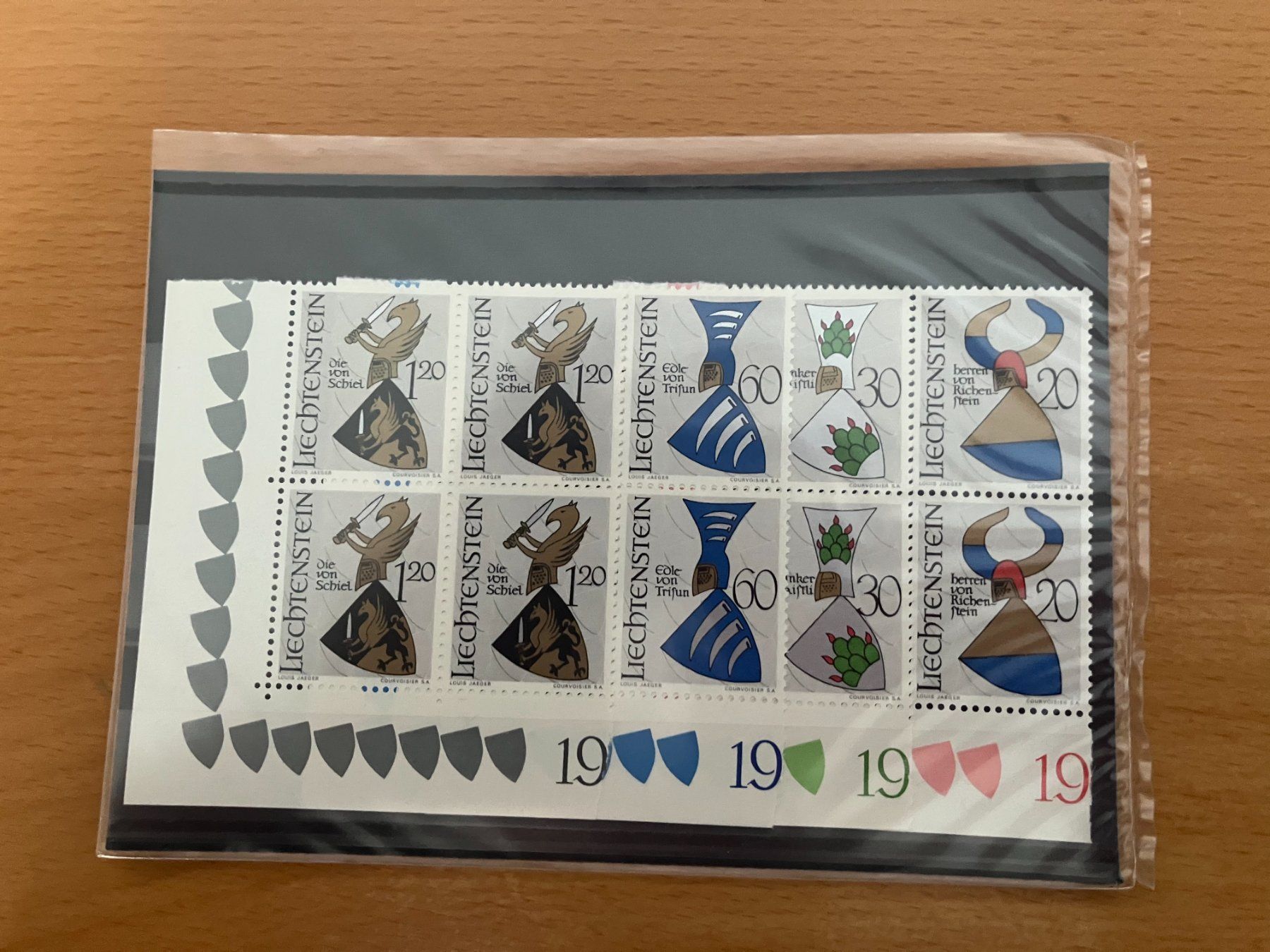 Tous les timbres: LIECHTENSTEIN Viererblock 1966 WAPPEN III – D'occasion à Koblenz par Markenhimmel