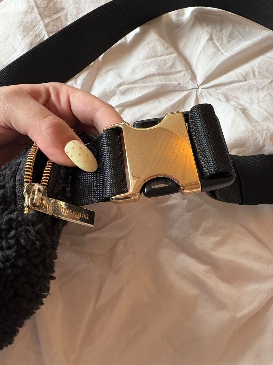 Taschen für Damen: Lululemon belt bag ab 5.— – Gebraucht aus Langnau am Albis von Meldoik 3