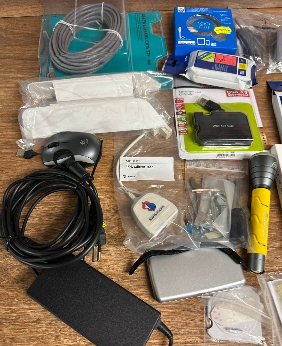 Componenti elettronici: Restposten / Elektronik-Artikel: Kabel, Maus, Adapter – Usato da Nussbaumen AG venduto da olitech5415 3