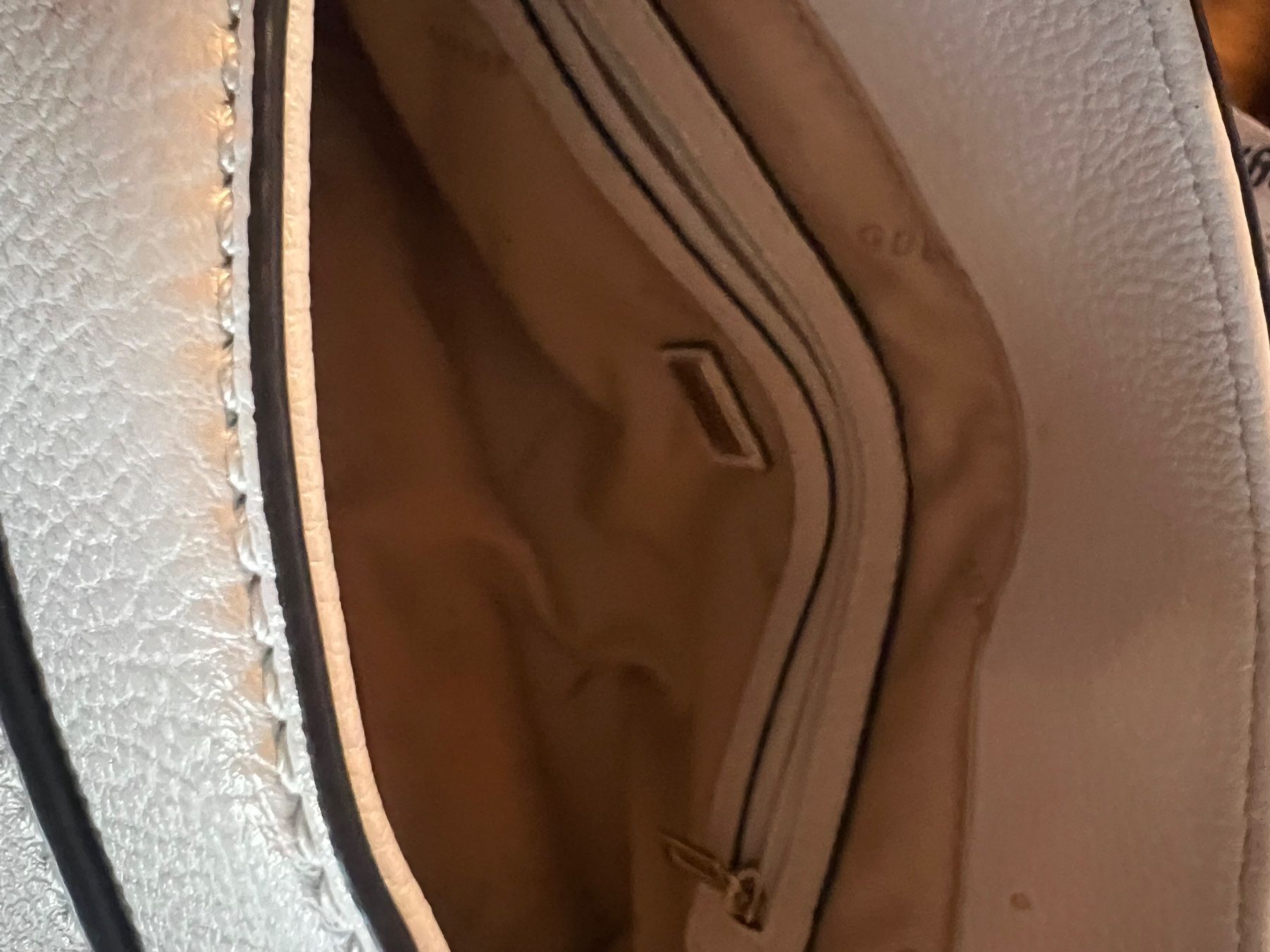 Guess Borse da donna: Tasche weiss Guess – Usato da Regensdorf venduto da Kunst02 1
