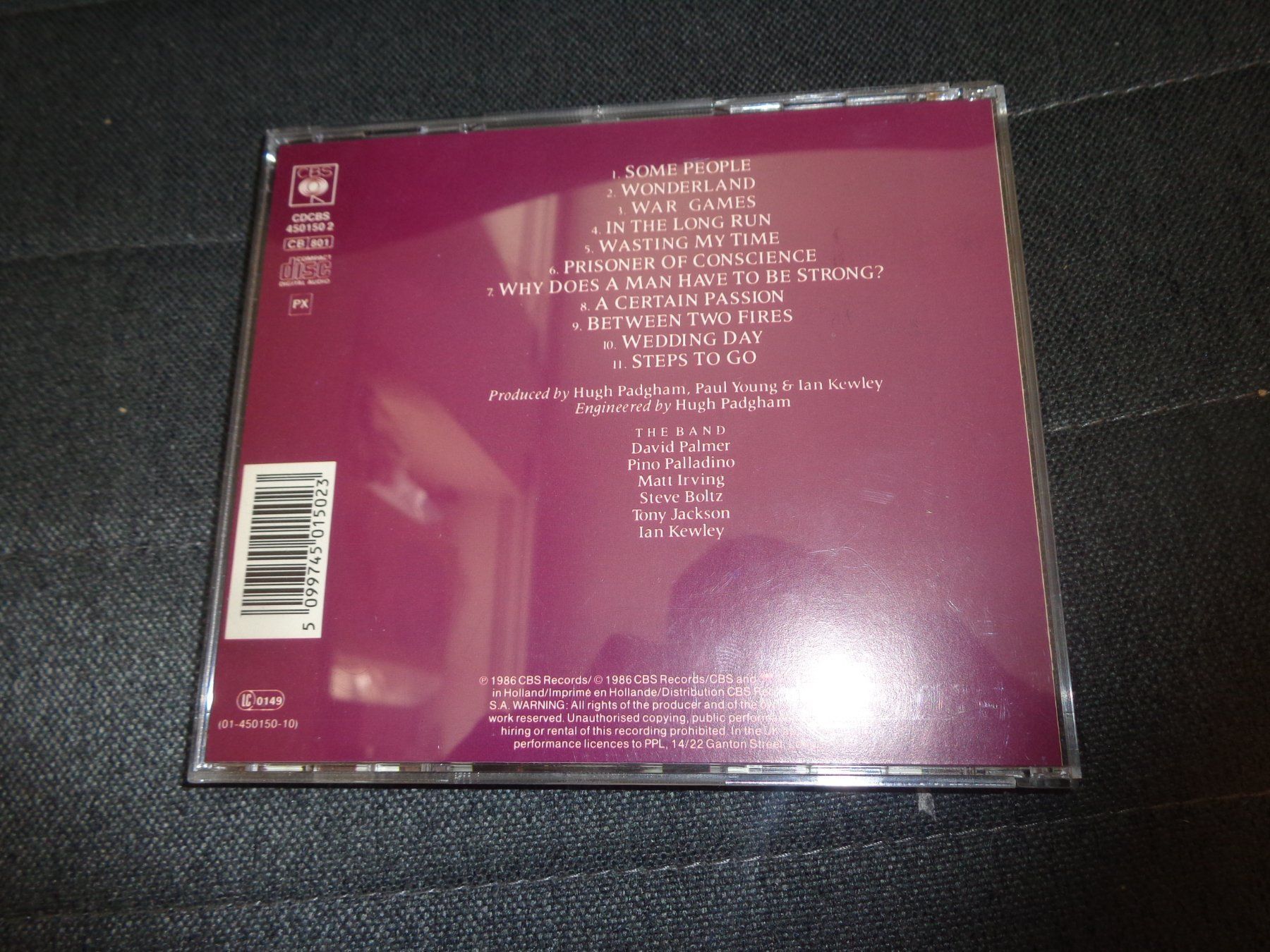 CD: Paul Young - Between two Fires CD – Usato da Olten venduto da Disc-Ausverkauf 1