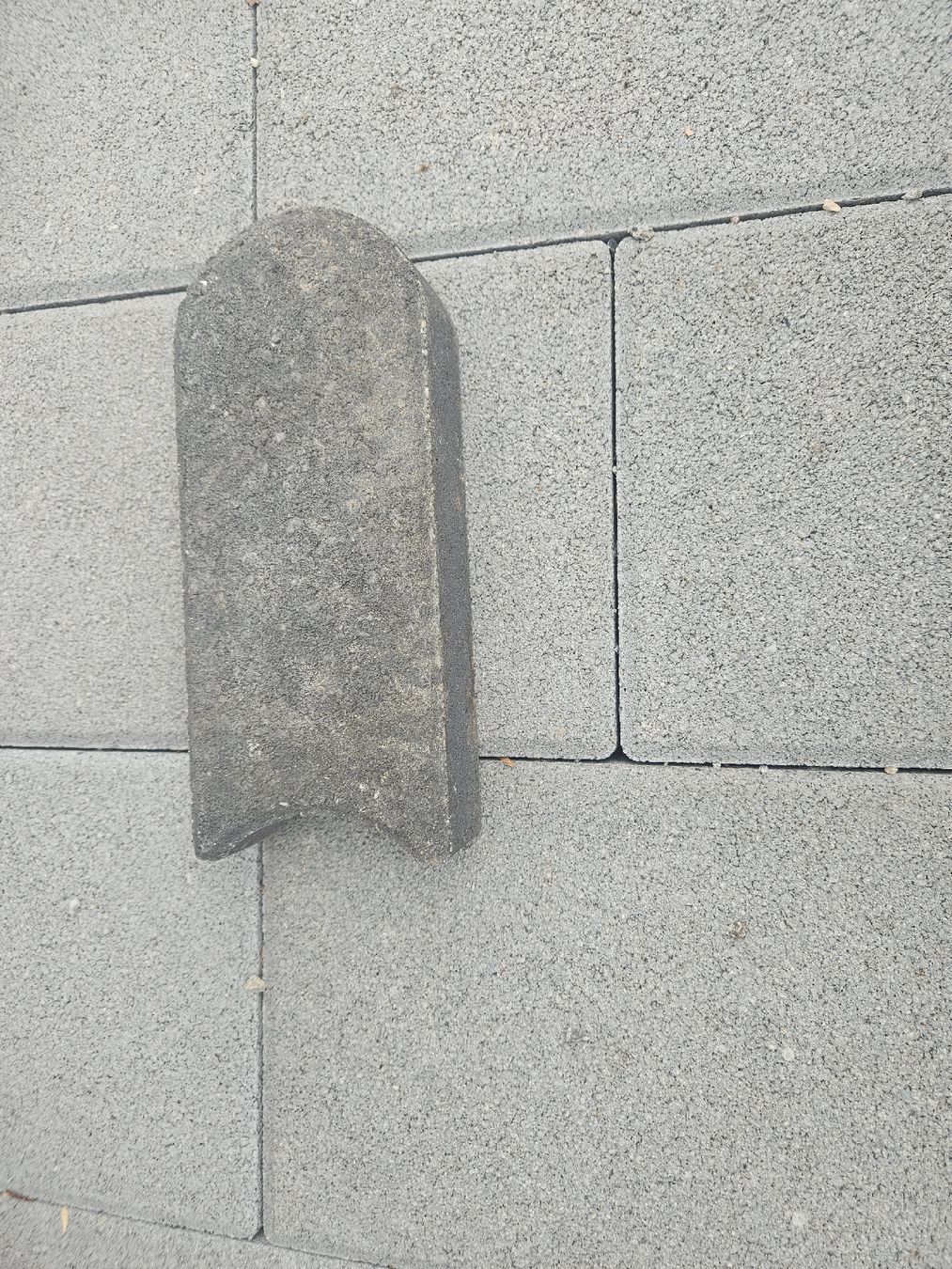 Bodenbeläge: Randstein neu – Neu (gemäss Beschreibung) aus Langenthal von schaer_ 1
