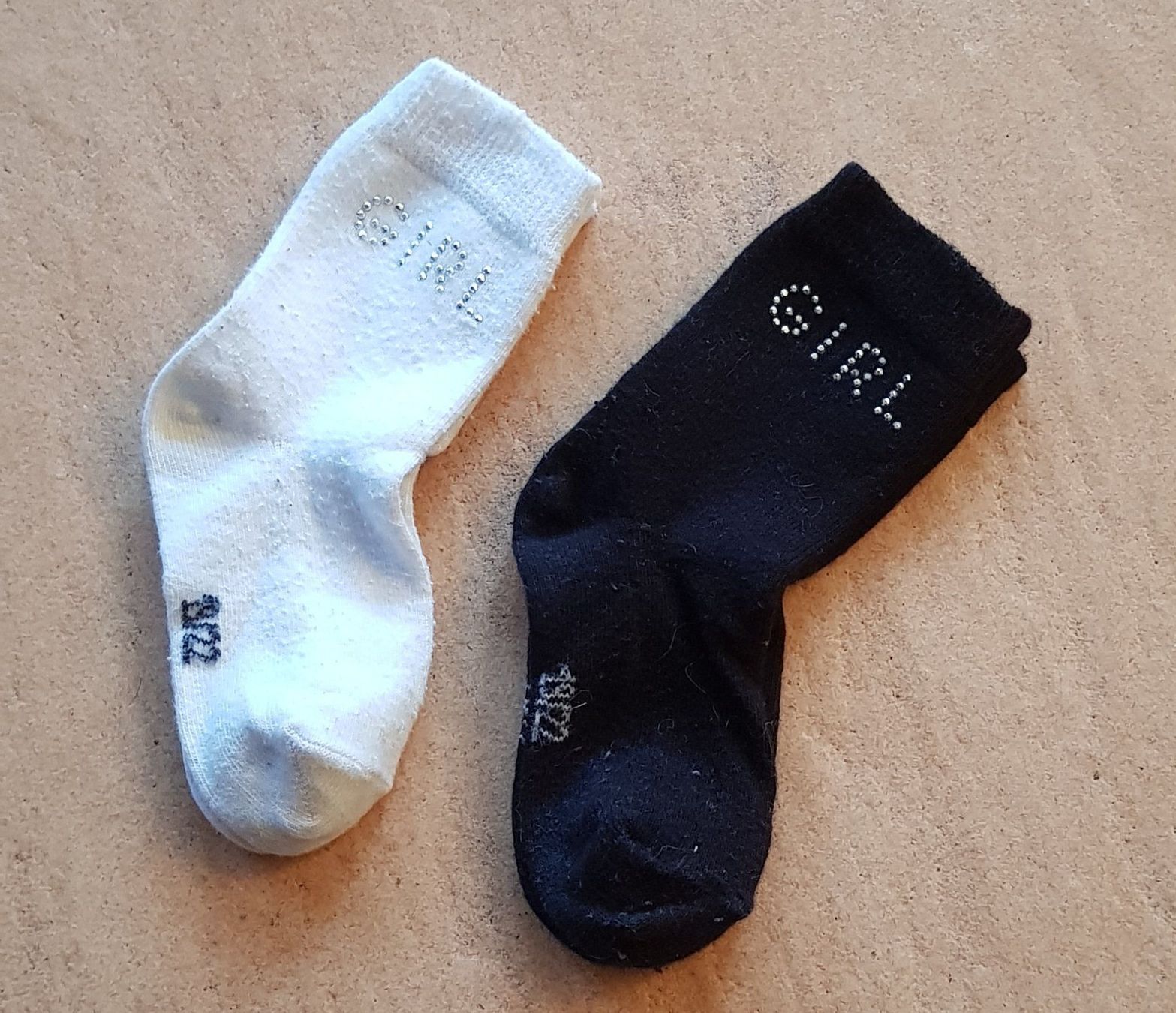 Calze per bambini: Socken 2x Mädchen Grösse 19-22 – Usato da Thun venduto da lede