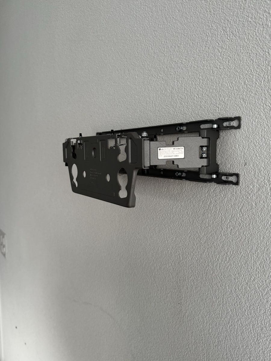 LG Supporti a parete: LG OLED Gallery Wandhalterung – Usato da Stachen venduto da osk_tbh6 1