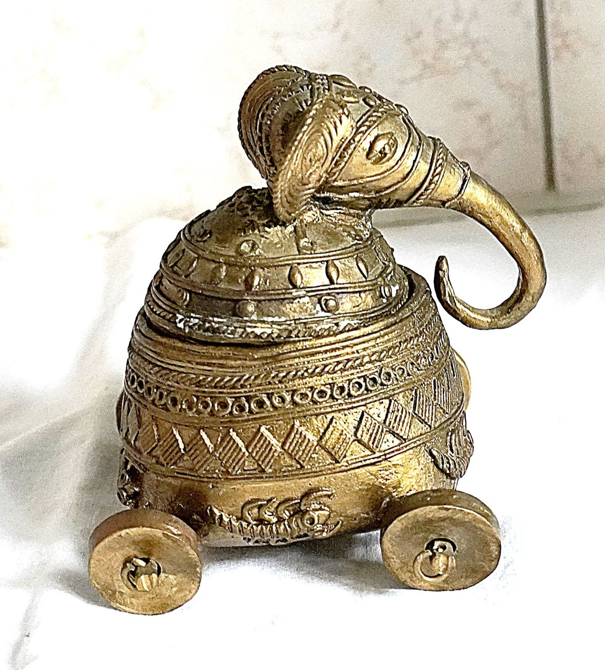Statuette: Indischer Messing Elefant aus Gujart – Usato da Baar venduto da 2cvbaar 2