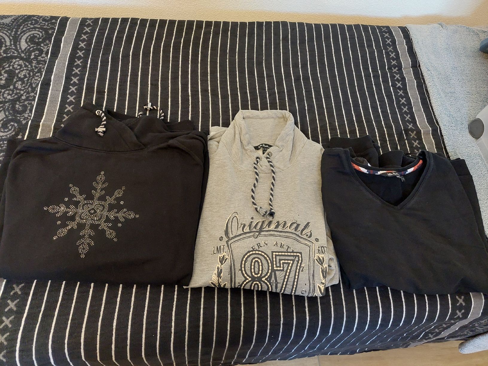 Pullover & Sweatshirts: 3 warme Pulli 's Gr. 58/60 von Ulla Popken  – Gebraucht aus Zetzwil von sti_x9xf