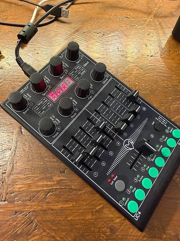 Musikinstrumente: Faderfox UC4 - Midi Controller – Gebraucht aus Zürich von chefvondetjanze 1