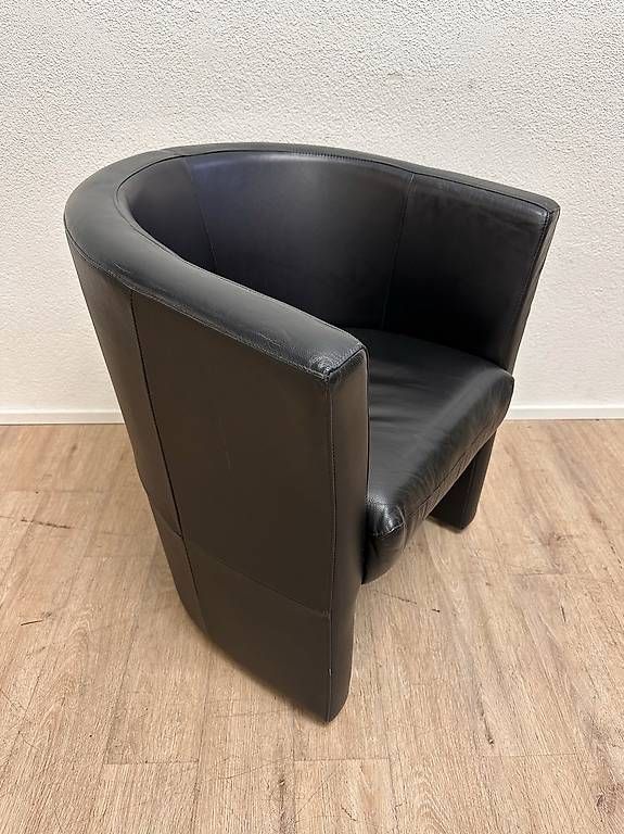 Poltrone: Moderne Leder Cocktailsessel Schwarz IMS 6er-Set – Usato da Obernau venduto da Arche_Noah_Brocki 6