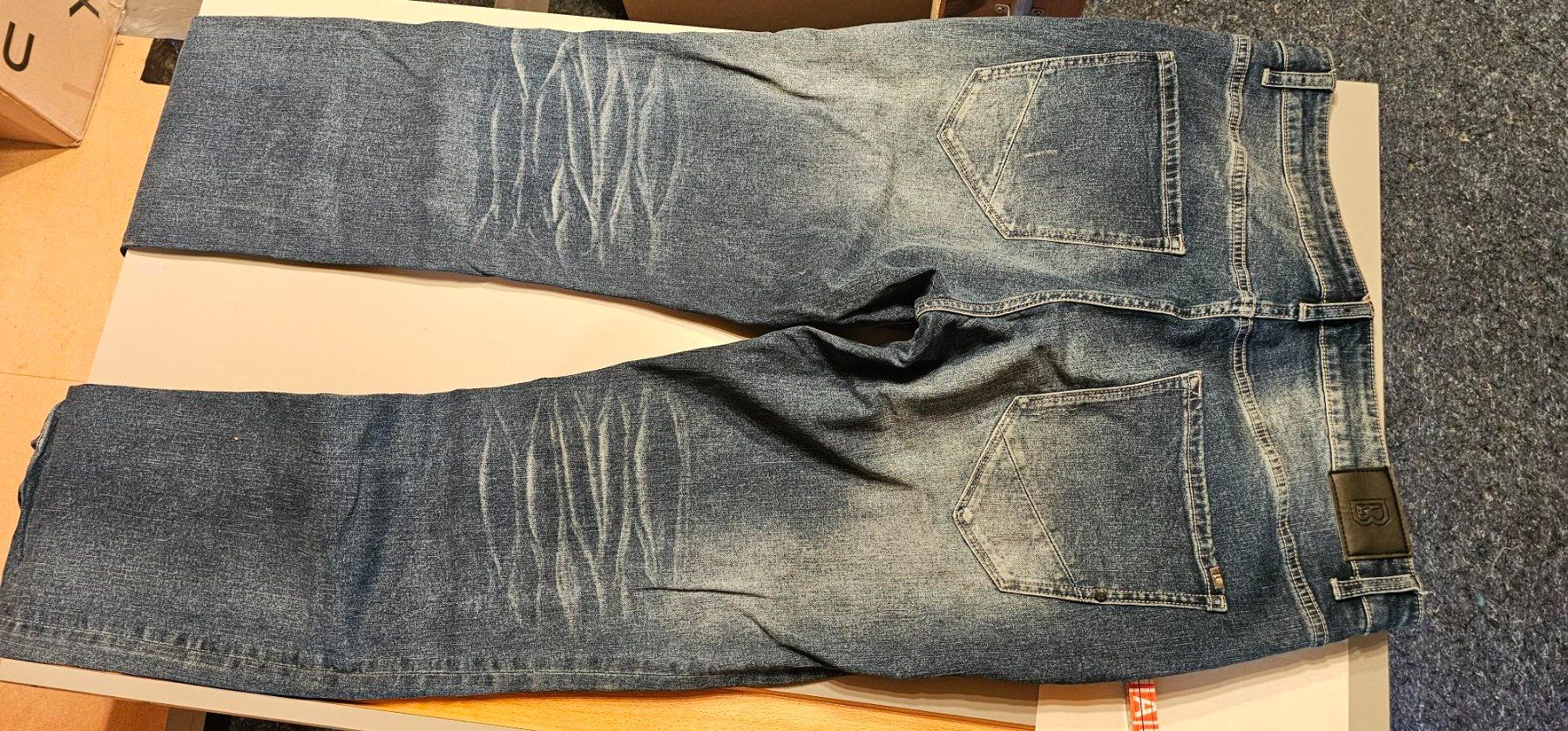 Jeans: Herren Jeans Brandit – D'occasion à Azmoos par Jadejo 2