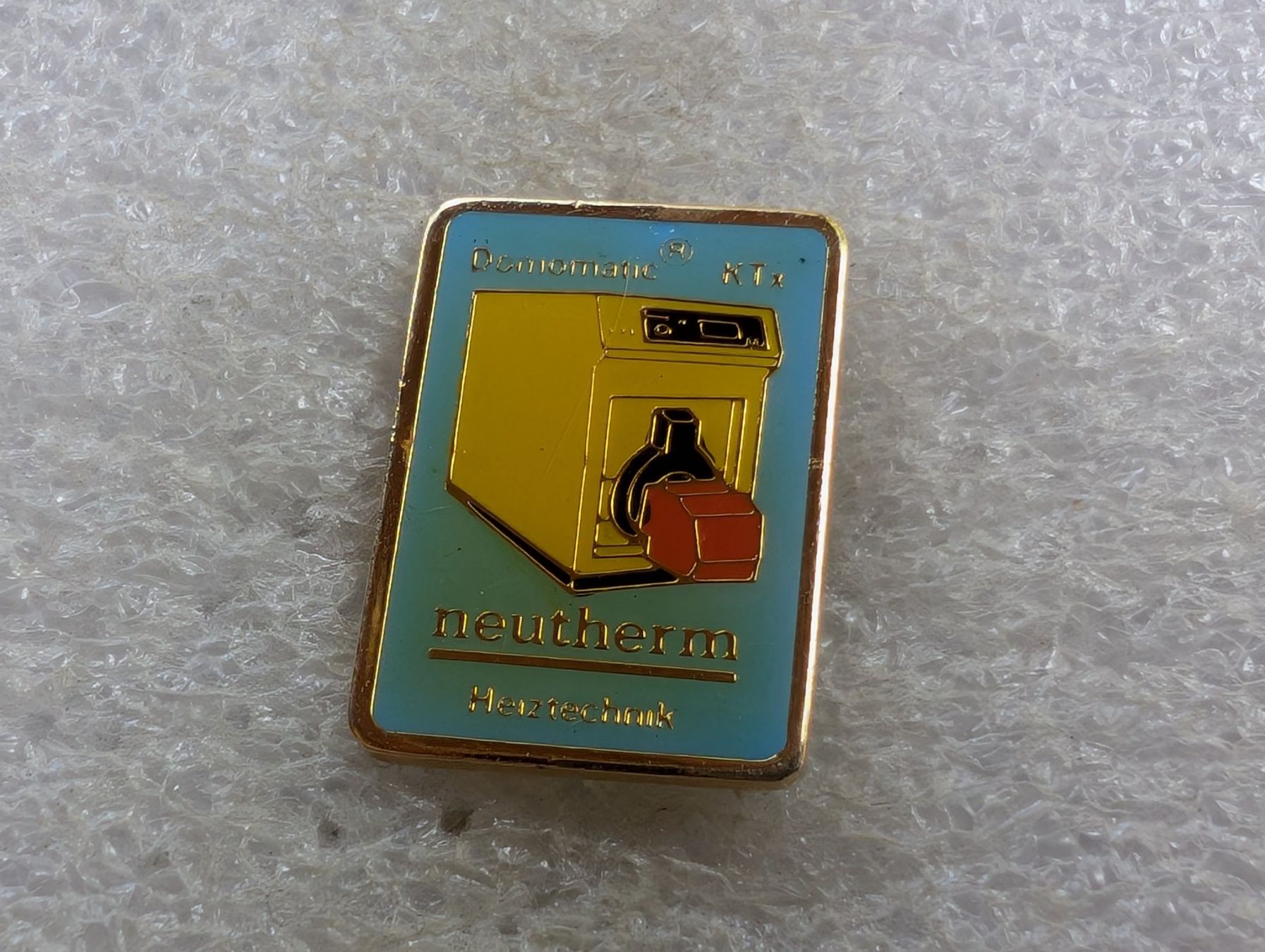 Placchette & Badge: Ansteckpin 181: Neutherm – Usato da Oppligen venduto da Pin-Fall-Shop