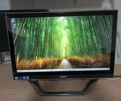 Samsung 700A3D All-in-One Computer 23 Zoll Display