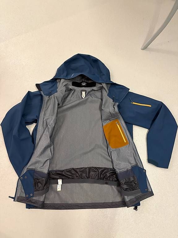 Arcteryx Giacche: Arcteryx Sabre Jacket (M), Size XL – Usato da Möhlin venduto da Aries80 2