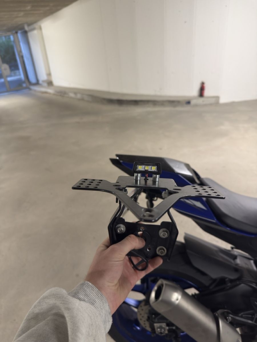 Yamaha Tutti i ricambio per moto: Yamaha r1 rn32 rn49 rn65 Kennzeichenhalter  – Usato da Spreitenbach venduto da den_29yy 2