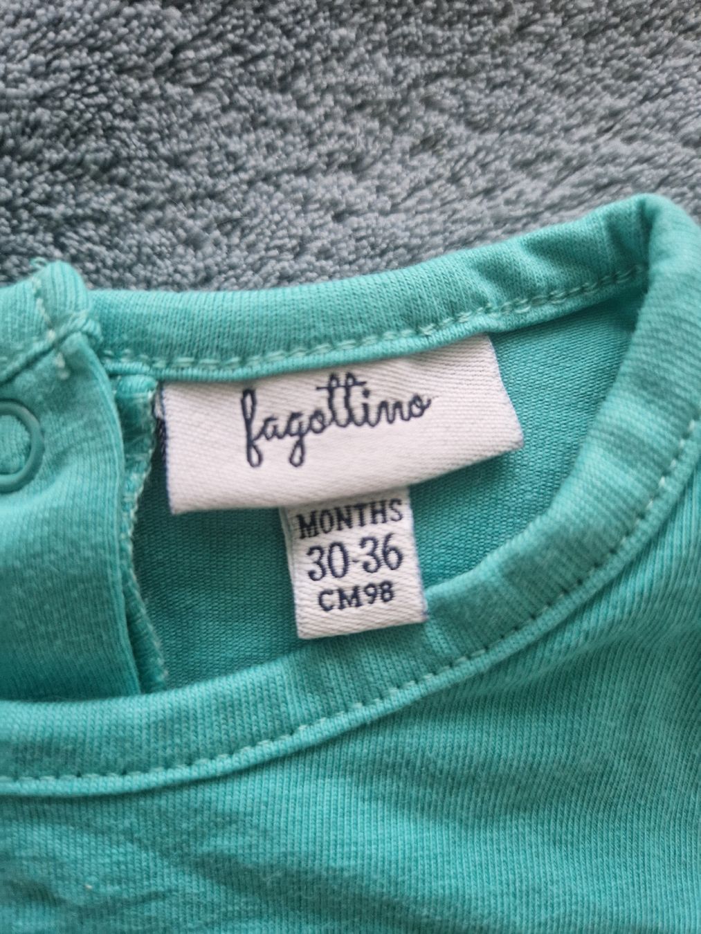 Blusen, T-Shirts & Tops: T-Shirt grösse 98 Schmetterling – Gebraucht aus Heimberg von Eleanor20 1