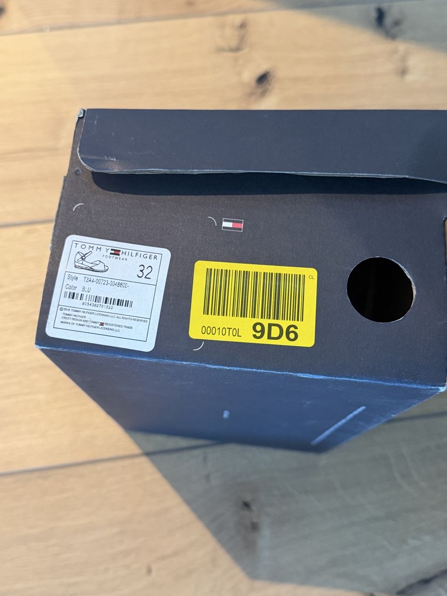 Tommy Hilfiger Schuhe für Mädchen: Tommy Hilfiger Sandalen  – Gebraucht aus Kloten von VRG1973 1