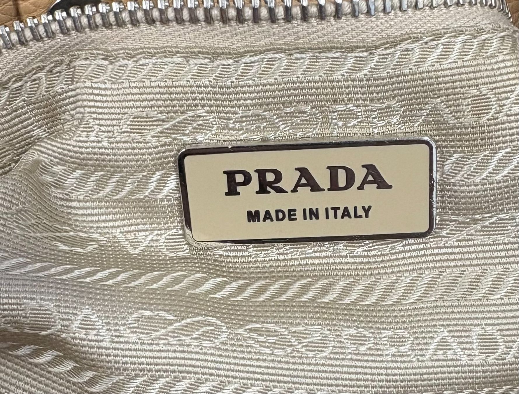 Prada Borse da donna: PRADA Handtasche Leder guter Zustand – Usato da Malans venduto da FeschtlandBrockiLQ 2