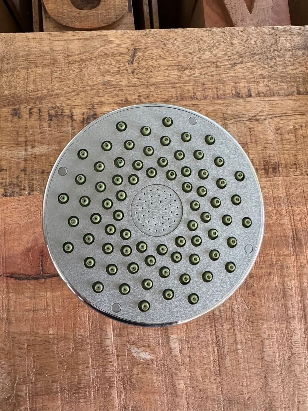 Docce: Grosser Duschkopf, Durchmesser 15cm, Regendusche – Usato da Uhwiesen venduto da mic_kd6g