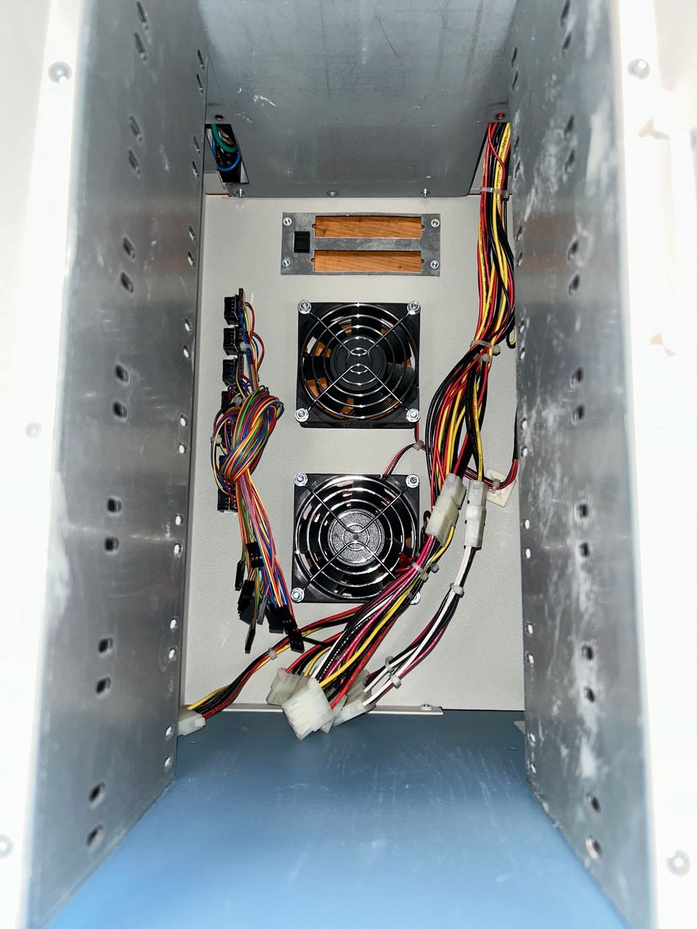 Gehäuse: Externes Festplatten-Erweiterungsgehäuse – Neu (gemäss Beschreibung) aus Zürich von LuZ_8005 4
