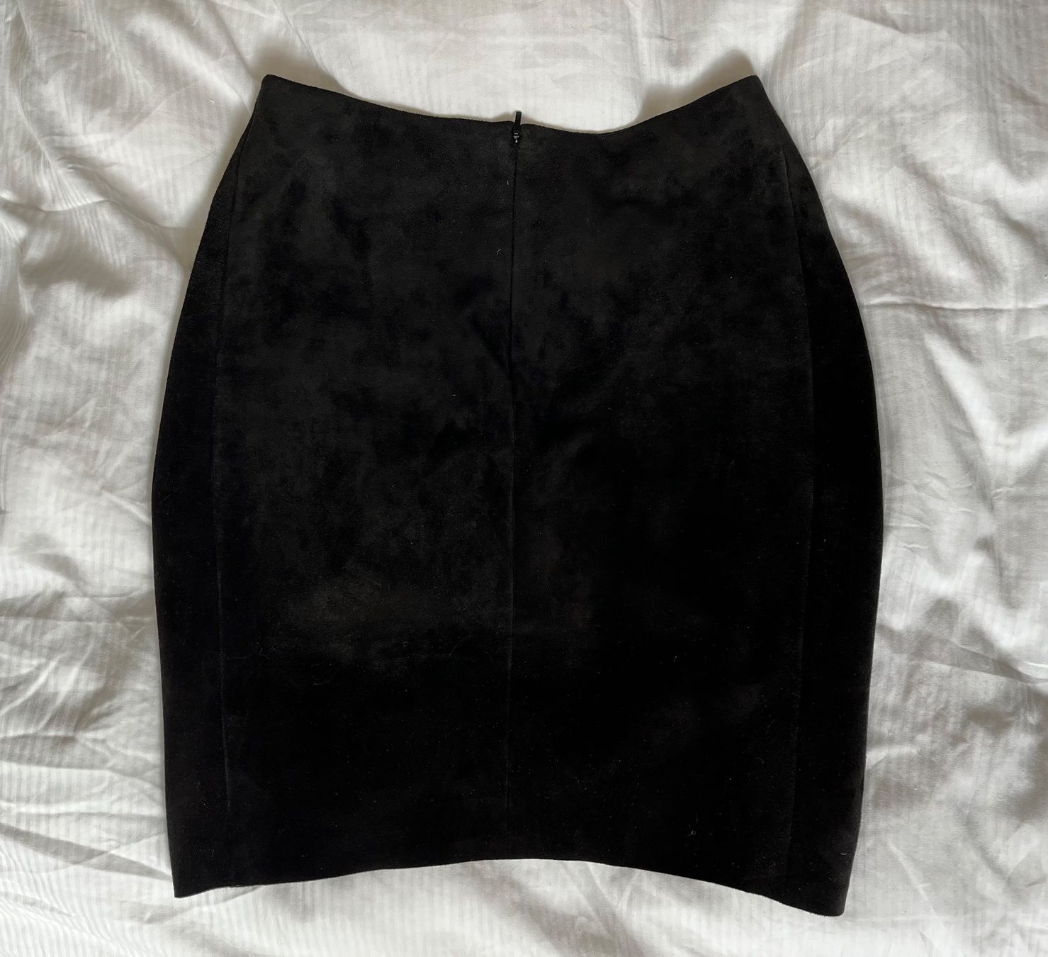 Saint Laurent Gonne: Saint Laurent, mini jupe en daim – Usato da Genève venduto da dachaw 3
