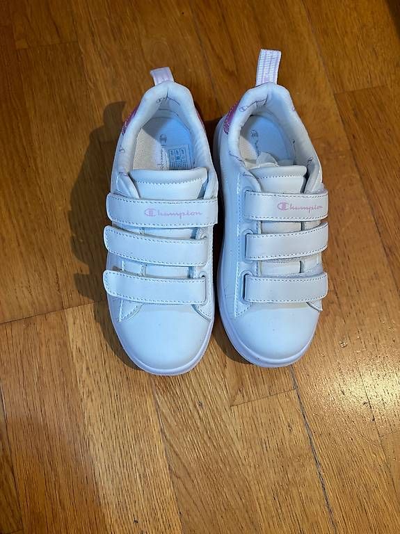 Scarpe per ragazze: nouvelles baskets blanches Champion T 31,5 – Usato da Gland venduto da pin_z2kg