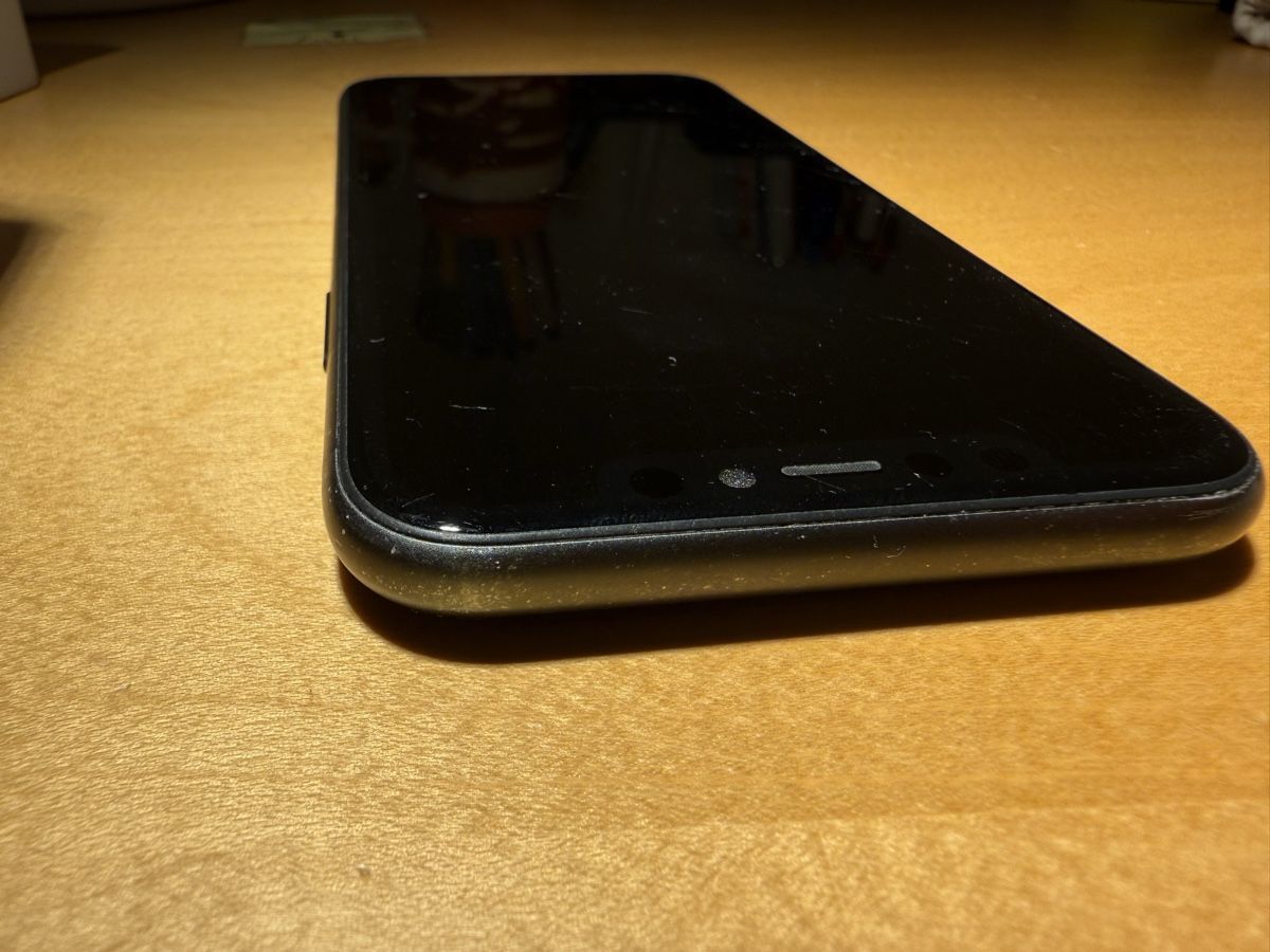 Apple Portables: iPhone 11 64GB Schwarz – D'occasion à Luzern par betzgi02 6