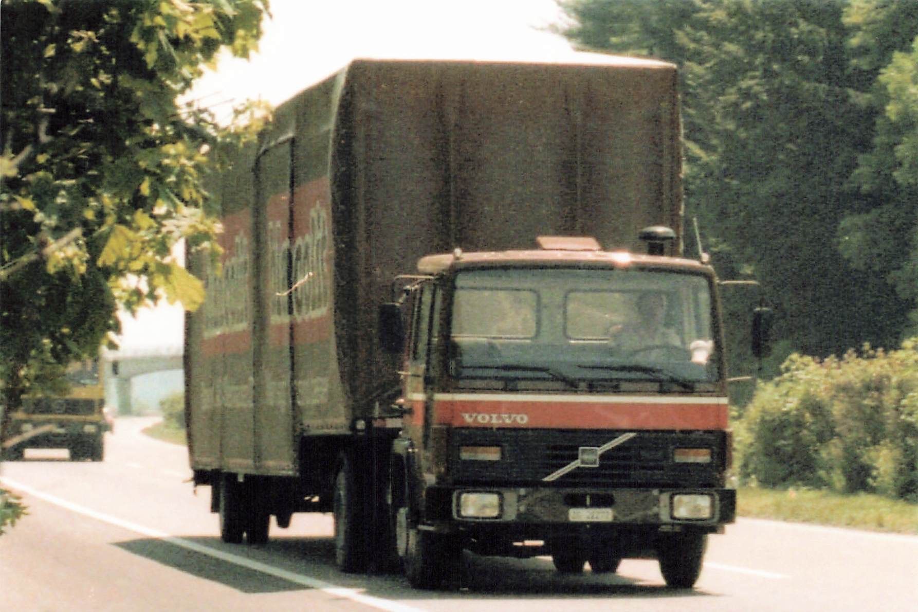 Cartoline postali: Volvo – Planenlastwagen – Usato da Biasca venduto da Blenio71