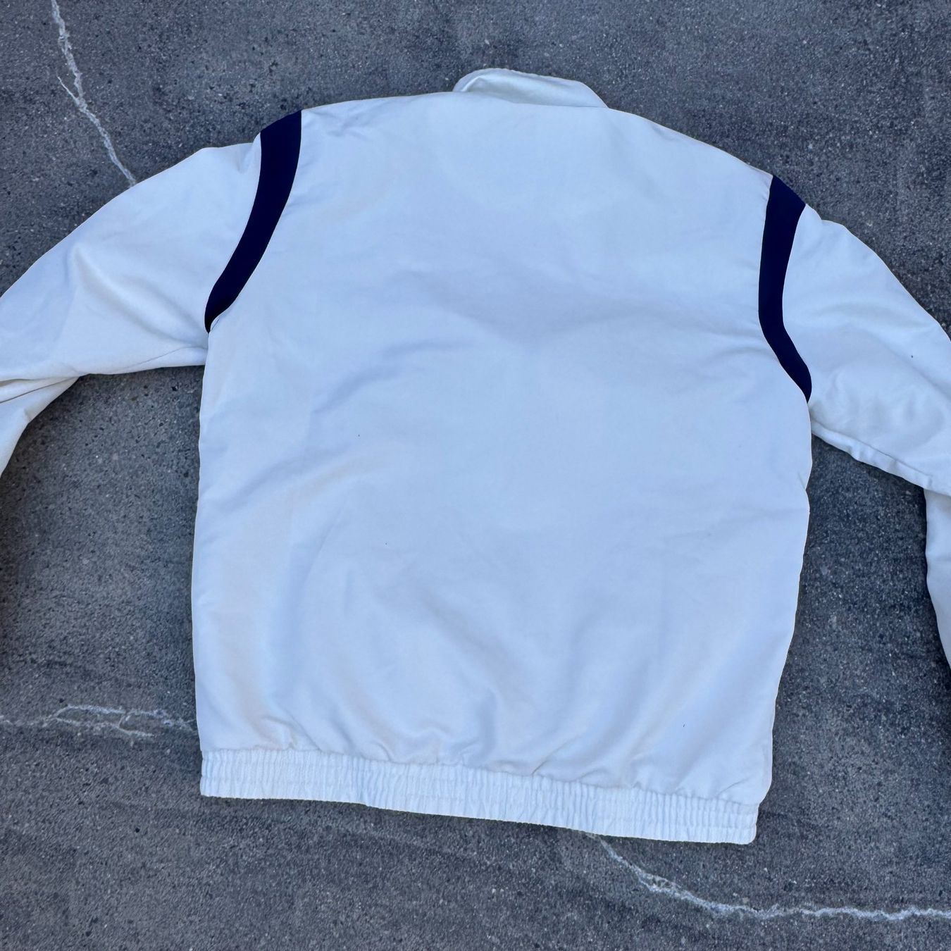 Giacche: Sergio Tacchini vintage white track jacket trainingsjacke M – Usato da St. Gallen venduto da sourced_limited 4
