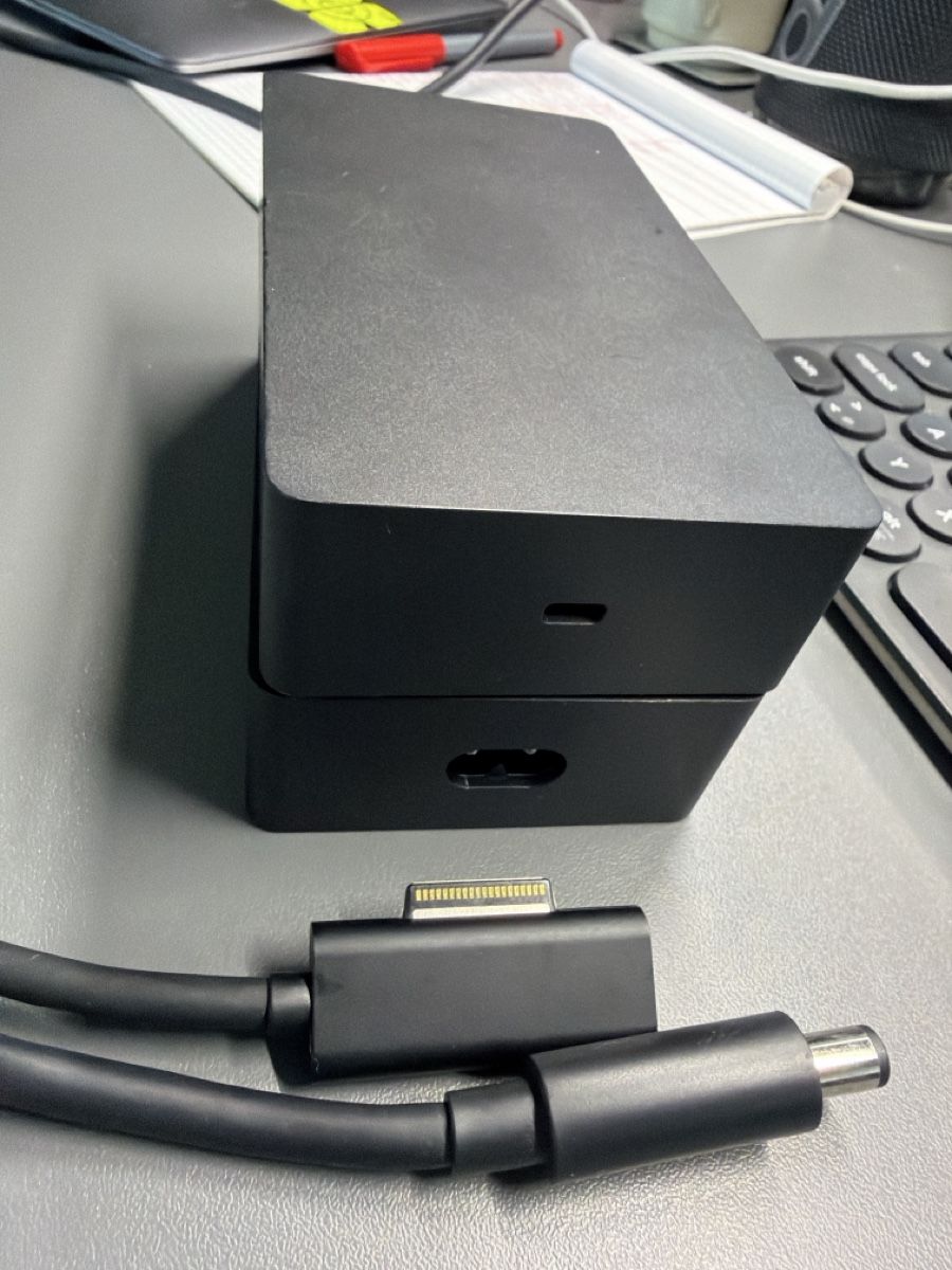 Microsoft Docking station: Microsoft Surface Dock 2, gebraucht schwarz – D'occasion à Münchenstein par sch_8y6d 4