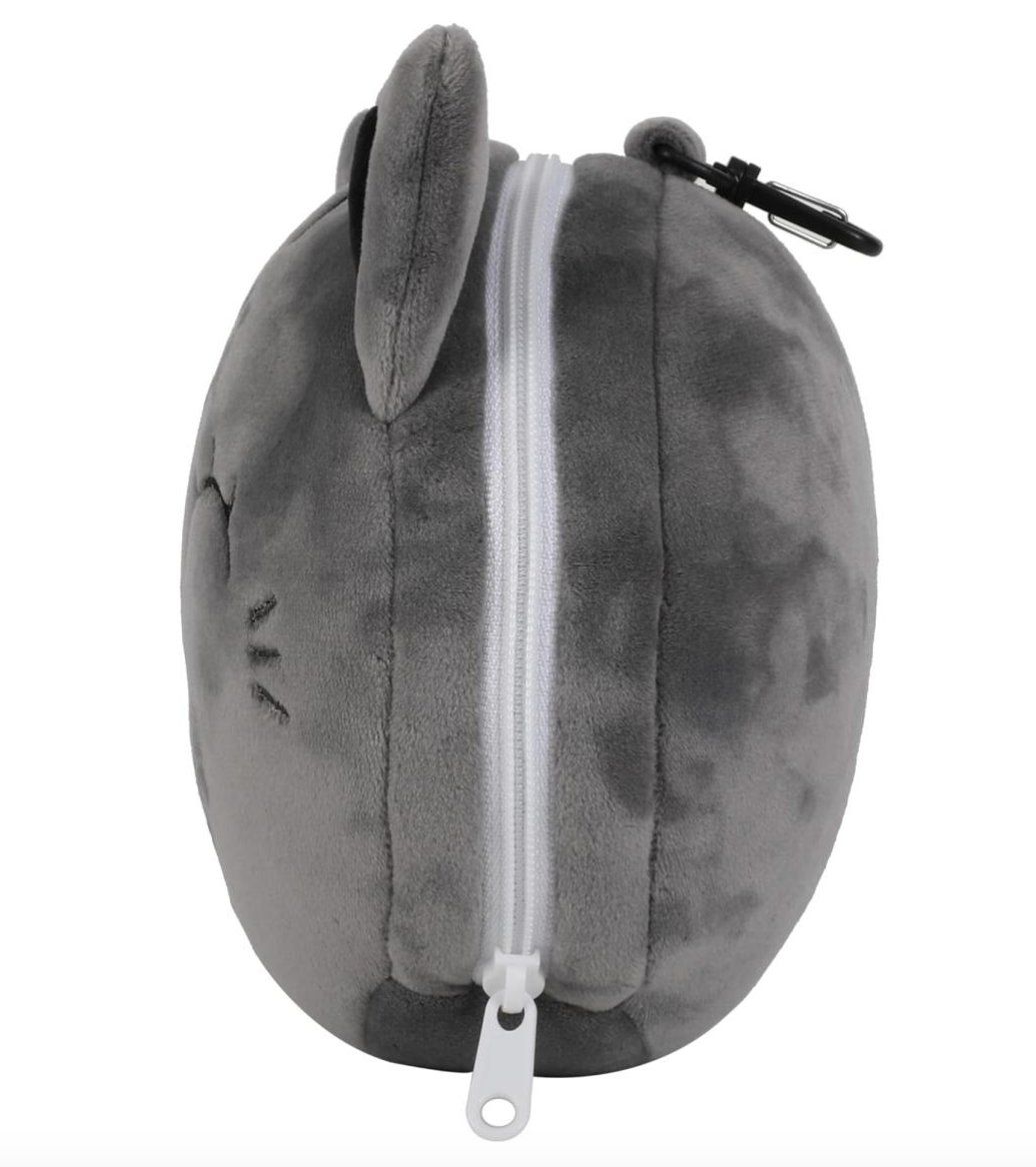 Cuscini: OREILLER DE VOYAGE & MASQUE DE NUIT CHAT GRIS – Nuovo e nell'imballaggio originale da Châtelaine venduto da suisseshopping 2