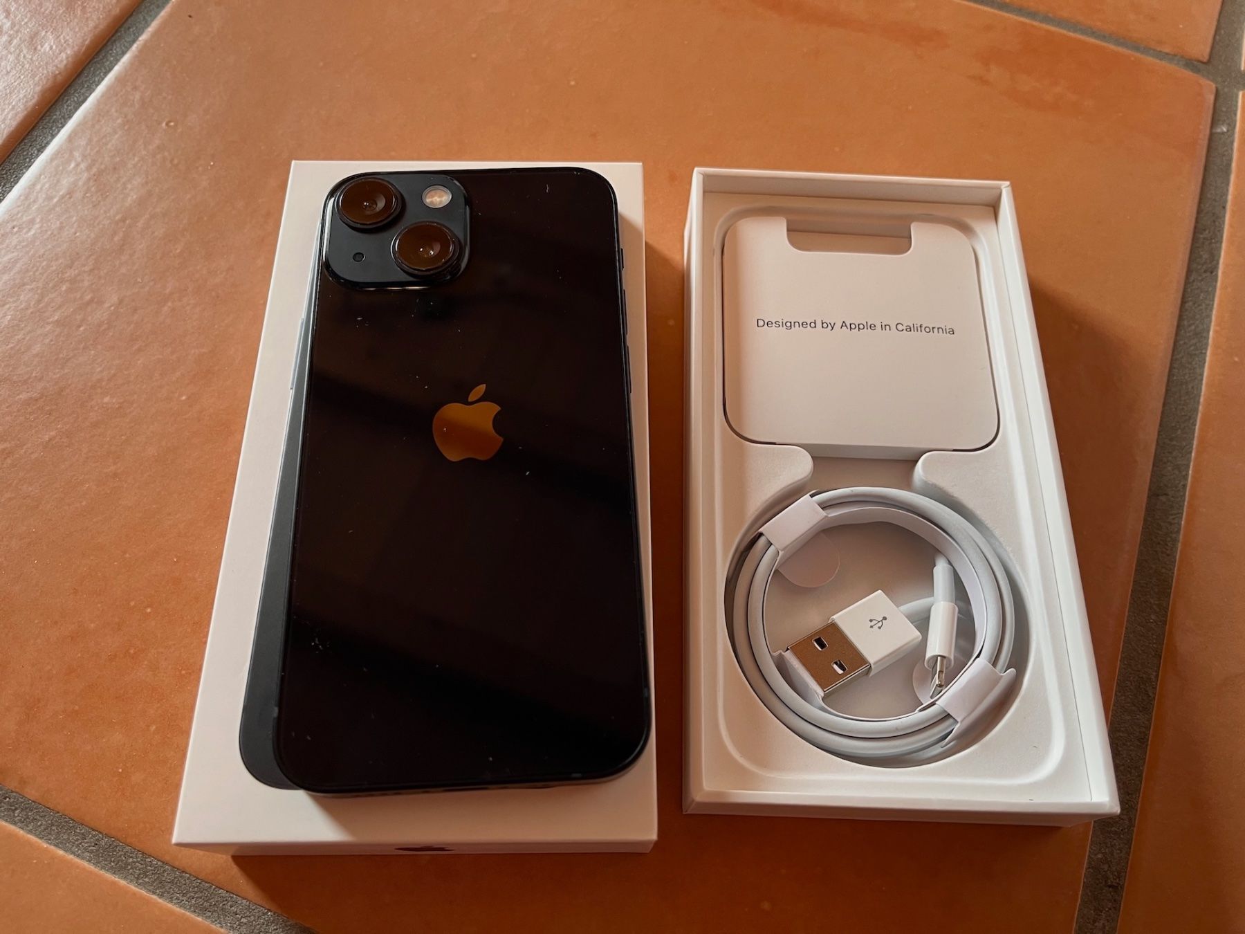 Apple Telefoni cellulari / Smartphones: Apple iPhone 13 mini 128GB noir – Usato da Eclépens venduto da meegogeem 1