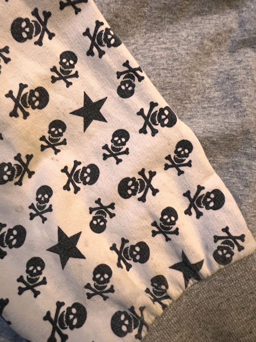 Giacche & Cappotti: Kapuzenjacke mit Totenkopf Muster – Usato da St. Gallen venduto da el_Muro 1