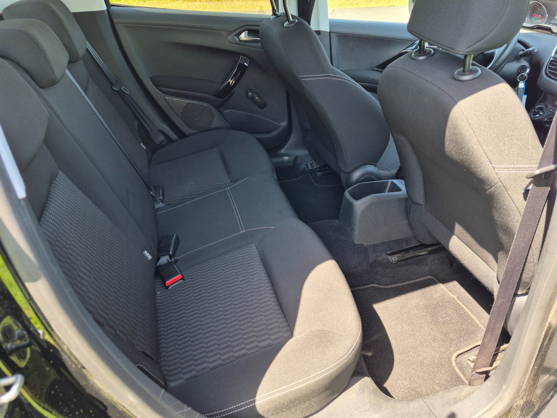 Peugeot Automobili: Peugeot 208 1.2 VTi Style – Usato da Freienbach venduto da fuska82 7