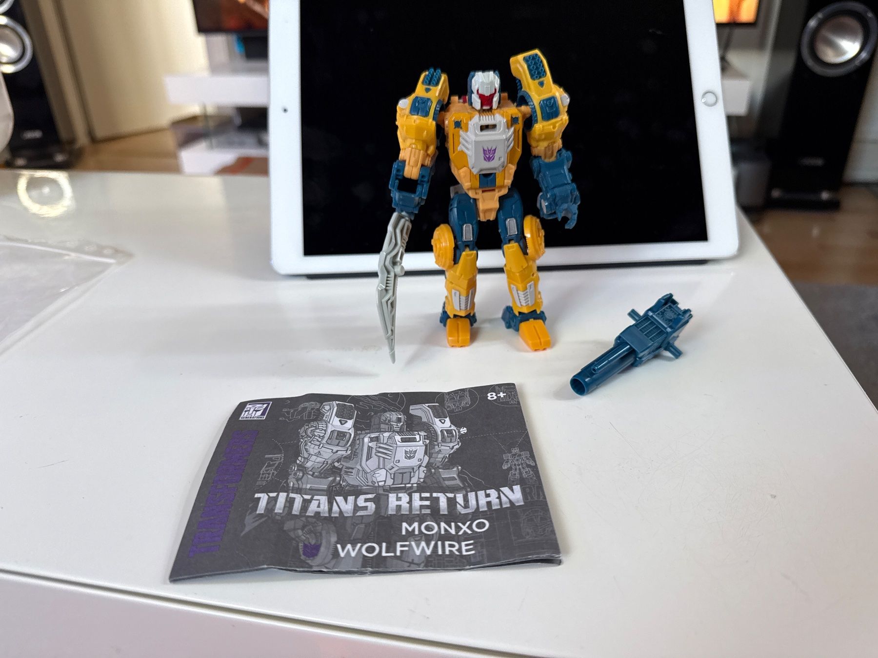 Hasbro Statuette: Transformers Titans Return MONXO Wolfwire Hasbro – Usato da Allschwil venduto da meeresperle