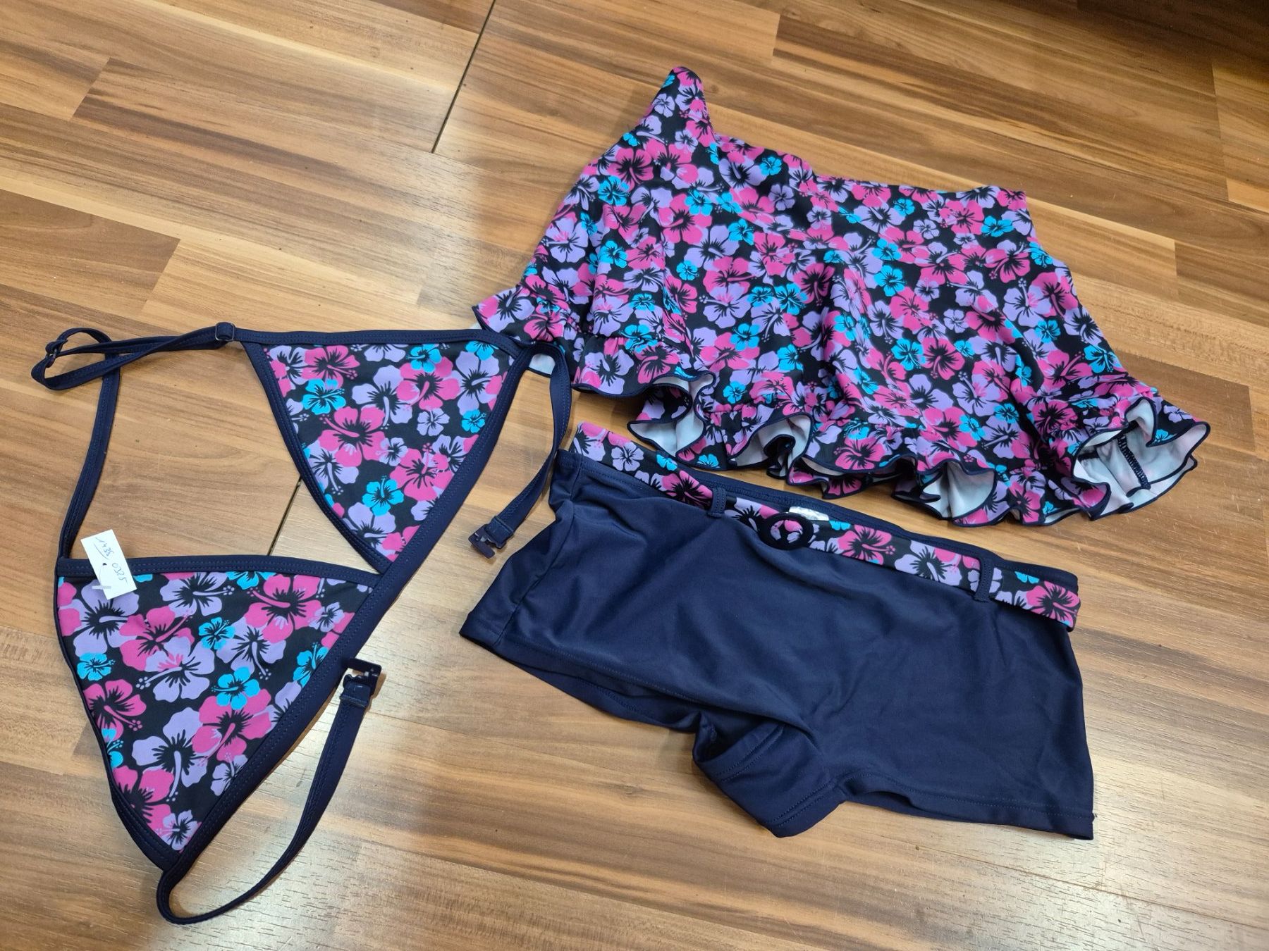 Costumi da bagno & Bikini: Bikini Set mit Blueme Muster, Gr 176 B – Usato da Schwarzenburg venduto da Flamingo07